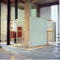 Charl van Ark, ''Poetik des Raumes'', 1997, hout, lak, doek e.a. materiaal,32 x 47 x 8 cm.
PHŒBUS•Rotterdam