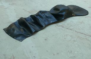 /images/bandau/fBandau06-vogelbdc-P_1D5FBB-th.jpg Joachim Bandau, sculptuur in polyesther, gummi, metaal, 1974, 0.25 x 0.68 x 2.40 m.
PHŒBUS•Rotterdam