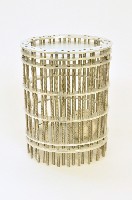Juliette Warmenhoven, “Memory Collector” (ellips) (9). Genummerd en gesigneerd: ‘Juliette Warmenhoven 2018 #1/2’. Aluminium, 160x RVS stelschroef m3 30 mm + 40x RVS stelschroef m3 16mm., 136x98x67 mm.
PHŒBUS•Rotterdam