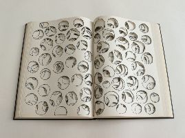 Margit Rijnaard (NL), z.t. 2007, dummy met ingesneden cirkelvormen, waarvan de randen met oostindische inkt zijn betekend, harde zwarte kaft, 93 pagina's., hxbxd 30x21,5x3 cm.
PHŒBUS•Rotterdam