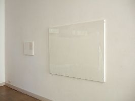 Charl van Ark, 'Oudt hollands licht', 2004, vernis op papier op
doek, 0.40 x 0.50 m. en 'Poetik des Raumes', 2006, olie en lakverf op
linnen, 1.20 x 1.60 m.
PHŒBUS•Rotterdam