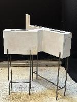 Ton van Dalen, studio opname van maquette/sculptuur, 2024, voor projectruimte

Hout, acryl, staal, kunststof en geluid (12 volt mediaspeler), hxlxb 1.40 x 1.15 x 0.80 m.
PHŒBUS•Rotterdam