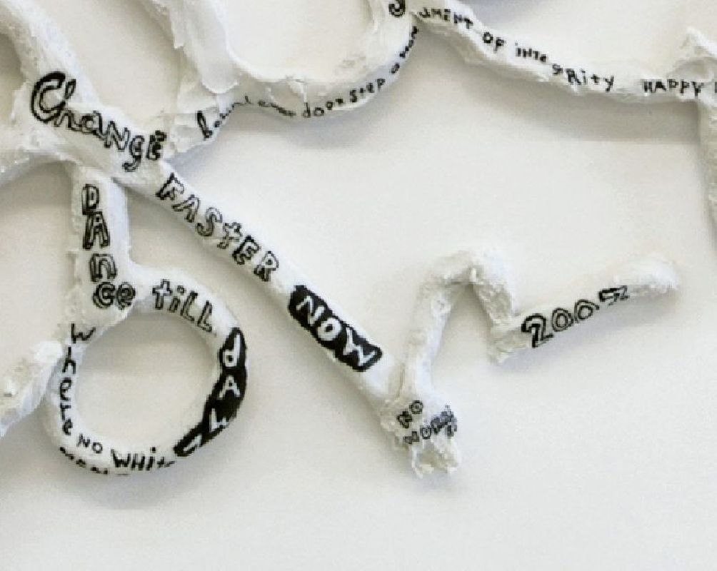 Gilbert van Drunen, expositie ''Nieuwe doden - nieuwe kansen'', werk in porselein, 2007, detail
PHŒBUS•Rotterdam