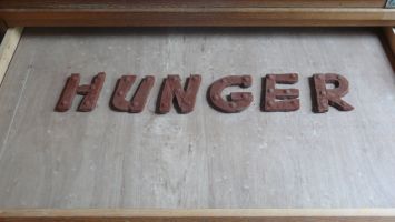 Gilbert van Drunen,' H U N G E R ', 2010, chocolade, noten, cacao, oplage 5. Prijs 250.-
PHŒBUS•Rotterdam