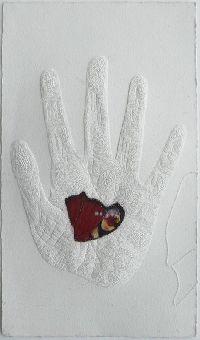 Hanneke Fit, papierreliëf 2007, geperforeerd papier, pigment [hand, vlinder]
PHŒBUS•Rotterdam