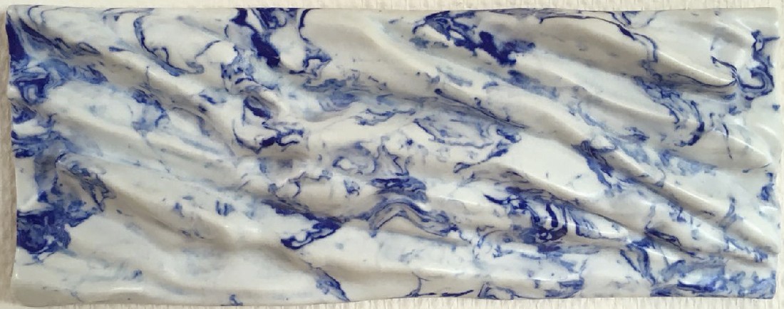 Babs Haenen, “Aqua Marina”, porselein, pigment, glazuur, 32 x 12,4 cm.
PHŒBUS•Rotterdam Babs Haenen, “Aqua Marina”, porselein, pigment, glazuur, 32 x 12,4 cm.
PHŒBUS•Rotterdam