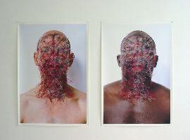 Toine Horvers, expositie ''Made in Rotterdam'': 'Head and Neck. Sagittal Sections 04', 2004, kleurpotlood op foto-afdruk, 1.50 x 1 m.,plus 3 cm. witrand rondom. Idem [donker].
PHŒBUS•Rotterdam