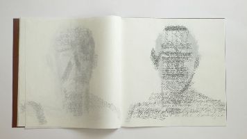 Toine Horvers, 'Light Self Portraits', kunstenaarsboek 2007, potlood / papier, 12 tekeningen, bruine kaft, 40 x 40 cm.
PHŒBUS•Rotterdam