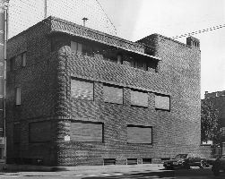 Irmel Kamp, 'Brussel, Rue Alphonse Renard 60, Maison Wolfers, 1930-31', architect Henry van der Velde; analoge foto, formaat: 0.50 x 0.65 cm. ingelijst (kersenhout) of 1.24 x 1.56 m. (PE papier)
PHŒBUS•Rotterdam