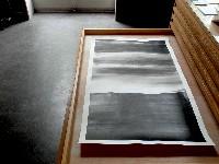 Jana Kuvalja, werk in inkt/waterverf op papier, 1.20 x 0.76 m., ook zichtbaar kunstenaarsboeken van Bernard Villers
PHŒBUS•Rotterdam