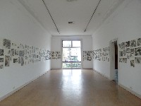 Pjotr Müller, expositie ‘Pjotr Müller. Boek voor MO’, PHŒBUS•Rotterdam, 2018, alle ruimtes van de galerie en laden van het ladekastproject; hier galerieruimte bel-etage.
PHŒBUS•Rotterdam