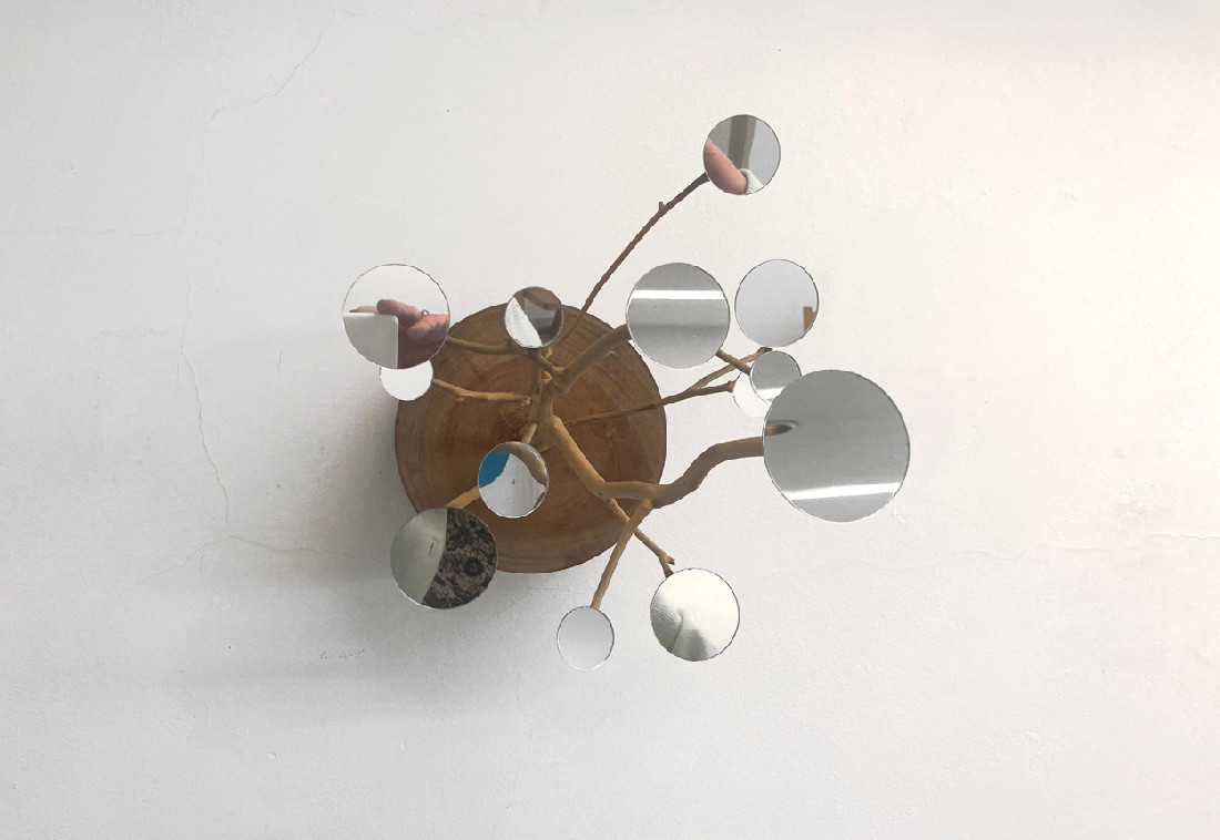 Sara Nuytemans, 'Observatory of the Self 7.1’, kinetisch wandobject, roterend theeboompje, spiegelglas, moter, e.a. 40 x 40 x 30 cm
PHŒBUS•Rotterdam Sara Nuytemans, 'Observatory of the Self 7.1’, kinetisch wandobject, roterend theeboompje, spiegelglas, moter, e.a. 40 x 40 x 30 cm
PHŒBUS•Rotterdam