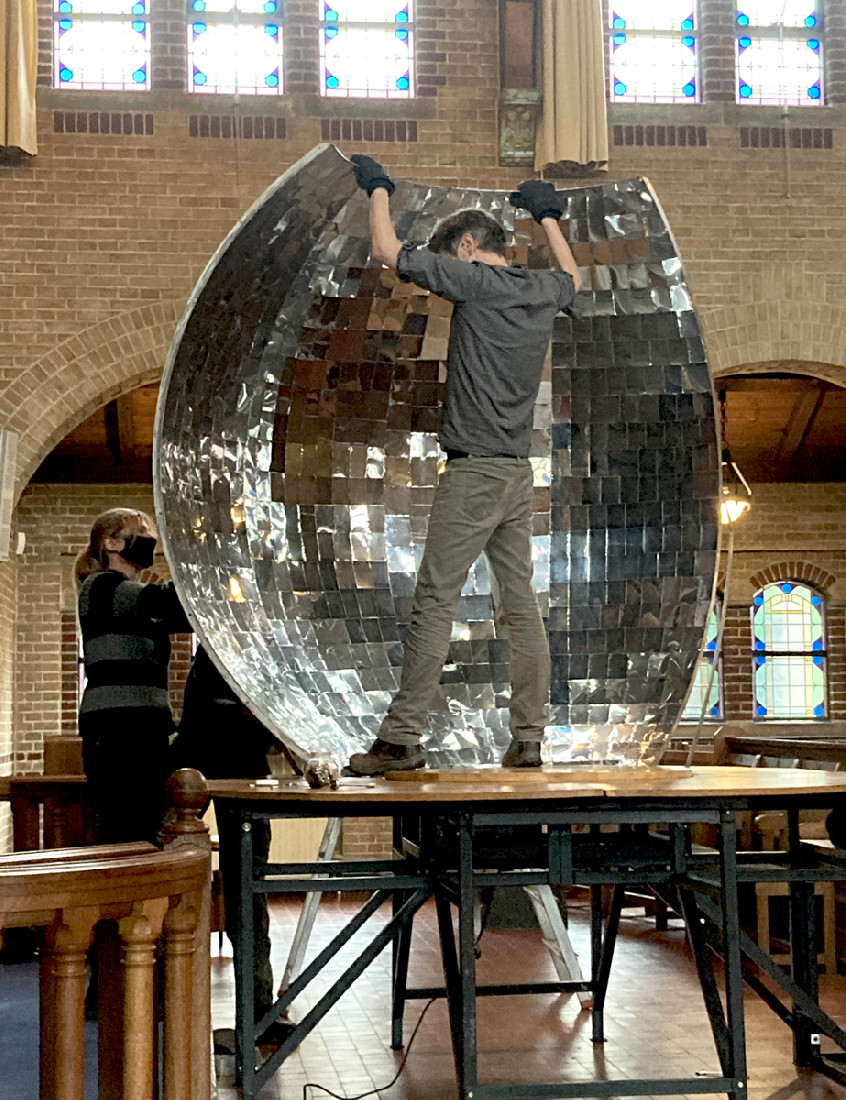 Sara Nuytemans, 'Observatory of the Self, 3.1'.
Tijdens opbouw in de Waalse Kerk Rotterdam, 2021.
PHŒBUS•Rotterdam Sara Nuytemans, 'Observatory of the Self, 3.1'.
Tijdens opbouw in de Waalse Kerk Rotterdam, 2021.
PHŒBUS•Rotterdam