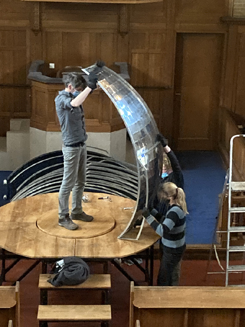 Sara Nuytemans, 'Observatory of the Self, 3.1'.
Tijdens opbouw in de Waalse Kerk Rotterdam, 2021.
PHŒBUS•Rotterdam Sara Nuytemans, 'Observatory of the Self, 3.1'.
Tijdens opbouw in de Waalse Kerk Rotterdam, 2021.
PHŒBUS•Rotterdam