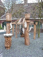 Pjotr Müller, 'Mijn Paradijs', 1984-7, 13 x 4.5 x 2.6 m., eikenhout en diverse steensoorten, zoals geëxposeerd op de binnenplaats van Rijksmuseum Twenthe, 2008
PHŒBUS•Rotterdam