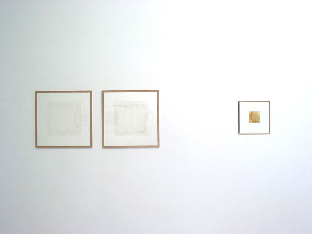 George le Roy,Twee werken in pigment op papier [070106APCII en 070106APCI], elk met een beeldformaat van 38 x 38 cm.; en ''Universum'' [160905APCI], pigment op papier, beeldformaat 12.5 x 12.5 cm.
PHŒBUS•Rotterdam