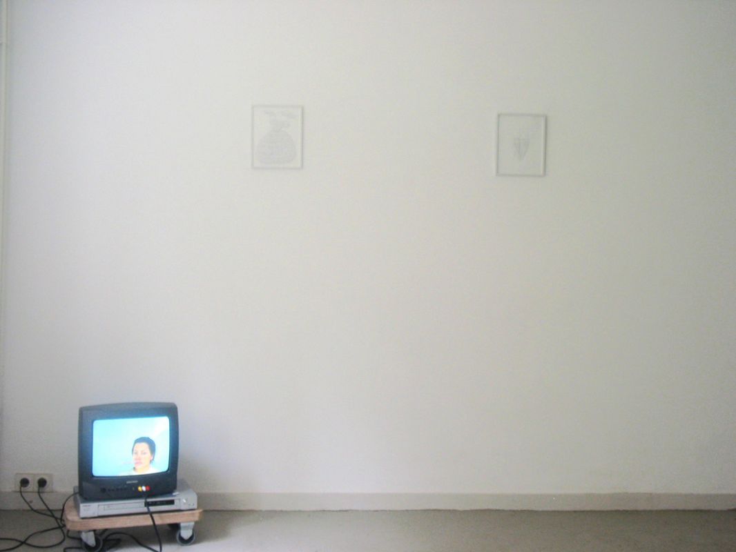 Amparo Sard, 2004, still uit dvd ''Comienda Moscas''
PHŒBUS•Rotterdam Amparo Sard, 2004, still uit dvd ''Comienda Moscas''
PHŒBUS•Rotterdam