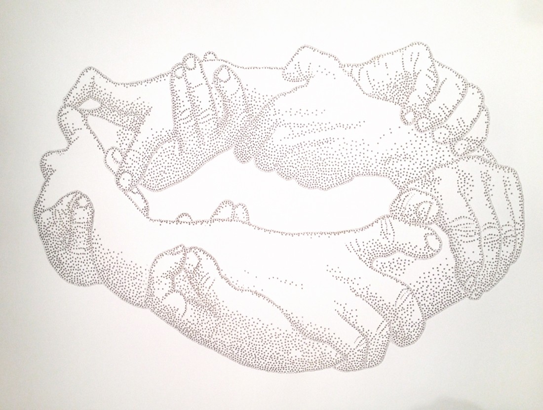 Amparo Sard, geperforeerd papierreliëf 2013 [Crown of Hands], 0.70 x 1 m.

(ingelijst in 90% uv-werend artglas, esdoorningewit).
PHŒBUS•Rotterdam