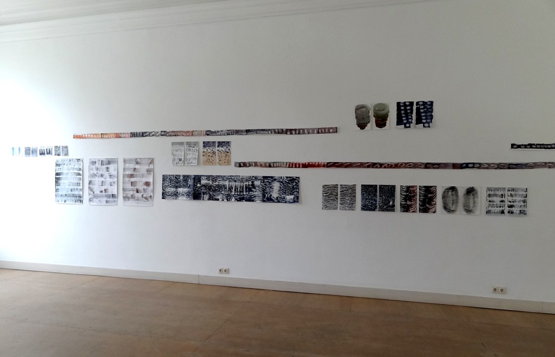 Eva-Maria Schön, expositie najaar 2013 - zwei und dazwischen met aquarellen op papier, waaronder 'Doppelstücke, die een motief herhalen en leporello's, i.e. in harmonikavorm opgevouwen boeken
PHŒBUS•Rotterdam Eva-Maria Schön, expositie najaar 2013 - zwei und dazwischen met aquarellen op papier, waaronder 'Doppelstücke, die een motief herhalen en leporello's, i.e. in harmonikavorm opgevouwen boeken
PHŒBUS•Rotterdam
