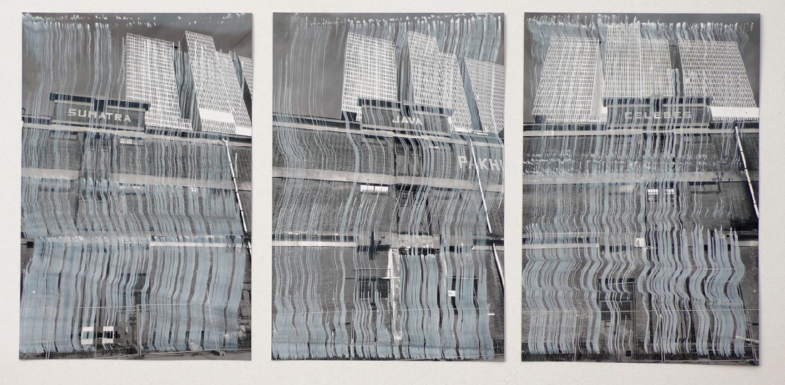 Eva-Maria Schön, 'Zwei und Dazwischen', foto's 'De Rotterdam' van Koolhaas plus omgeving, bewerkt met één penseelstreek met waterverf
PHŒBUS•Rotterdam Eva-Maria Schön, 'Zwei und Dazwischen', foto's 'De Rotterdam' van Koolhaas plus omgeving, bewerkt met één penseelstreek met waterverf
PHŒBUS•Rotterdam