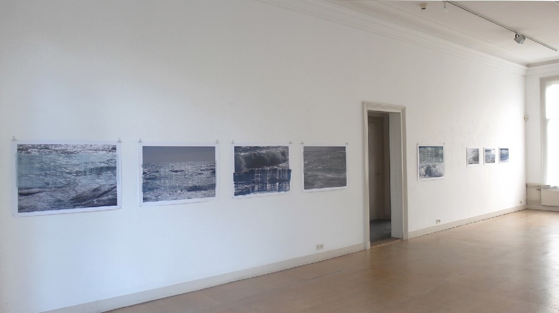 Eva-Maria Schön, expositie 2017-18, fotowerken, telkens met eén penseelstreek
PHŒBUS•Rotterdam Eva-Maria Schön, expositie 2017-18, fotowerken, telkens met eén penseelstreek
PHŒBUS•Rotterdam