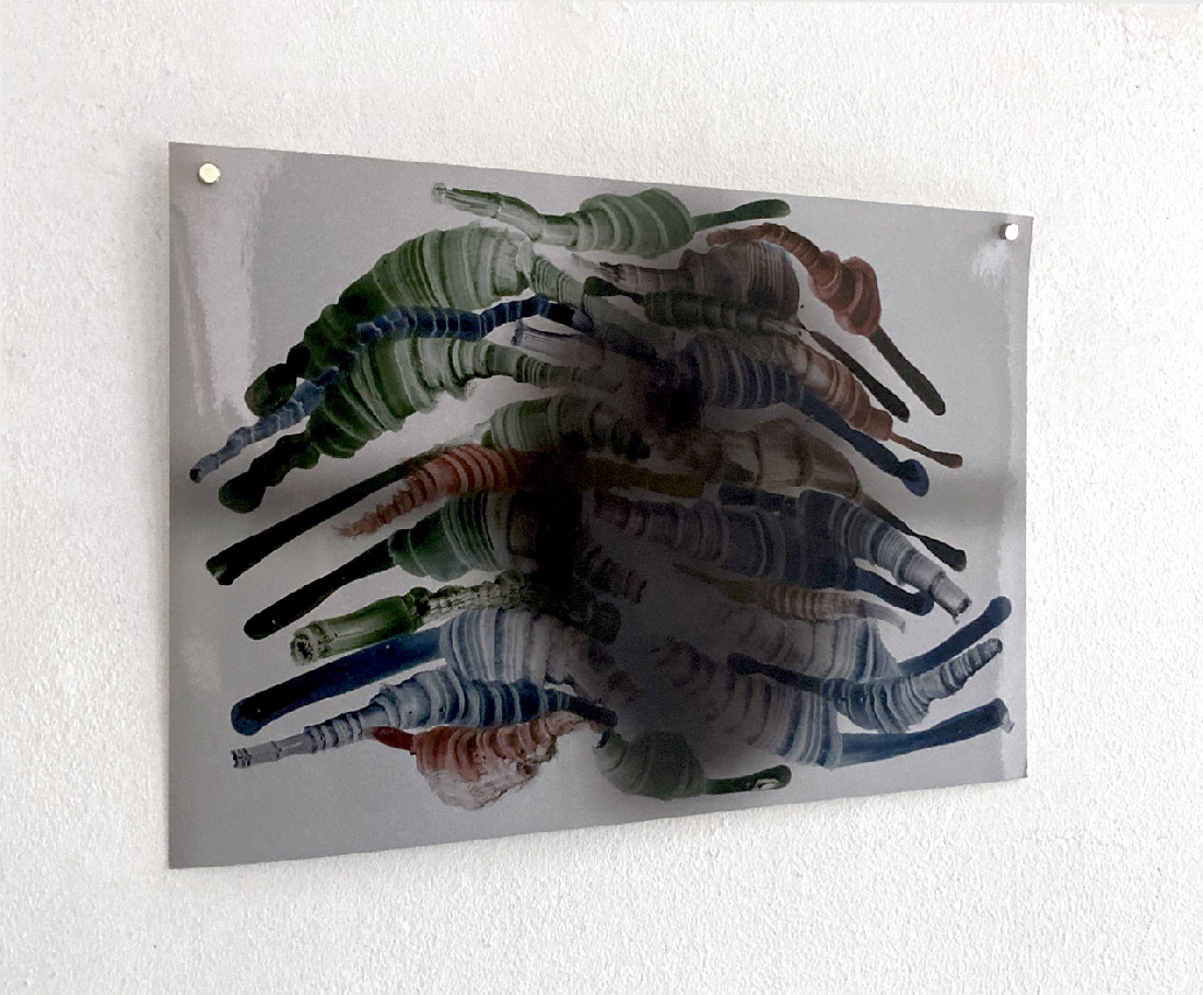 Eva-Maria Schön, 'Handvokabulär' - inkt op foto, 2021, ca. 20 x 30 cm.
PHŒBUS•Rotterdam Eva-Maria Schön, 'Handvokabulär' - inkt op foto, 2021, ca. 20 x 30 cm.
PHŒBUS•Rotterdam