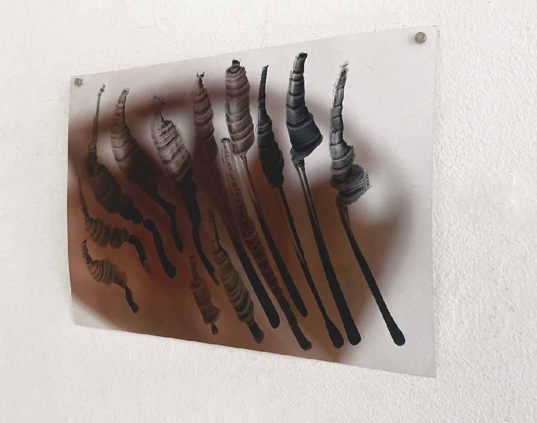 Eva-Maria Schön, 'Handvokabulär'- inkt op foto, 2021, ca. 20 x 30 cm.
PHŒBUS•Rotterdam Eva-Maria Schön, 'Handvokabulär'- inkt op foto, 2021, ca. 20 x 30 cm.
PHŒBUS•Rotterdam