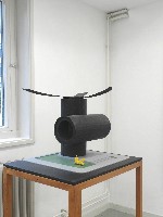 Frank Sciarone, A.108, 'Voorstel voor een drijvende sculptuur in de Maas, Rotterdam, 2 cilinder object', 1985/7, foamboard, metaal, karton, hout en verf, 48 x 69 x 55 cm.
PHŒBUS•Rotterdam