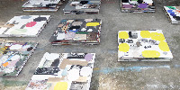 Jan Smejkal, 2020, stapels tweezijdige collages 0.68 x 0.68 m.
PHŒBUS•Rotterdam
