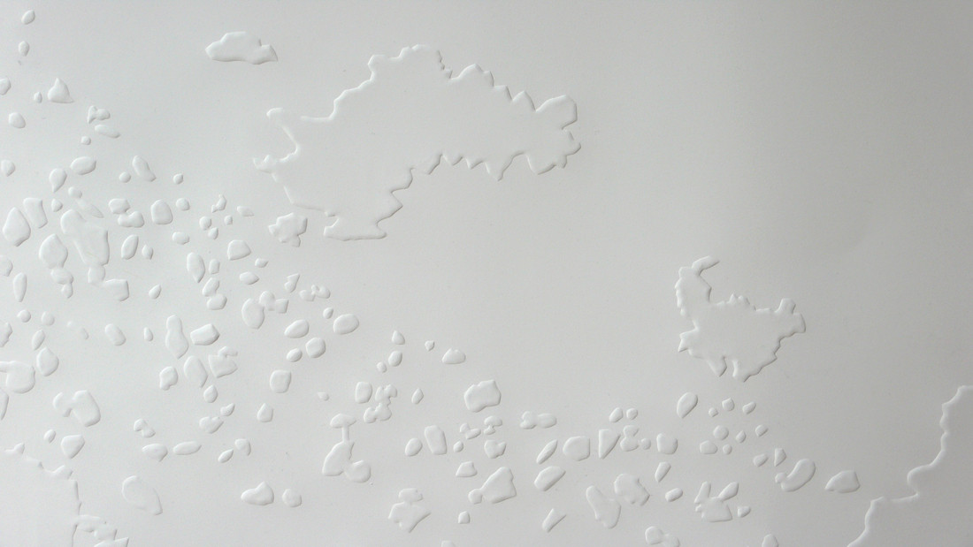 Ken'ichiro Taniguchi, 'Hecomi [Cheese from KIK]' sculptuur, uitvouwbaar, tot ca. 1.80 m., gelaagd, plastik/scharnieren.; 'fingerprint', gebaseerd op de 'Cheese from KIK'-sculptuur; detail
PHŒBUS•Rotterdam