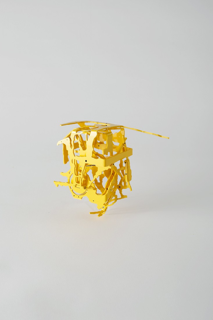 Ken'ichiro Taniguchi, 2014, Johan de Wittlaan 32. Opl. 3 in verschillende vormen, Den Haag, Collectie Miniatuurmuseum, Haags gemeentemuseum, h 10 cm.
PHŒBUS•Rotterdam Ken'ichiro Taniguchi, 2014, Johan de Wittlaan 32. Opl. 3 in verschillende vormen, Den Haag, Collectie Miniatuurmuseum, Haags gemeentemuseum, h 10 cm.
PHŒBUS•Rotterdam